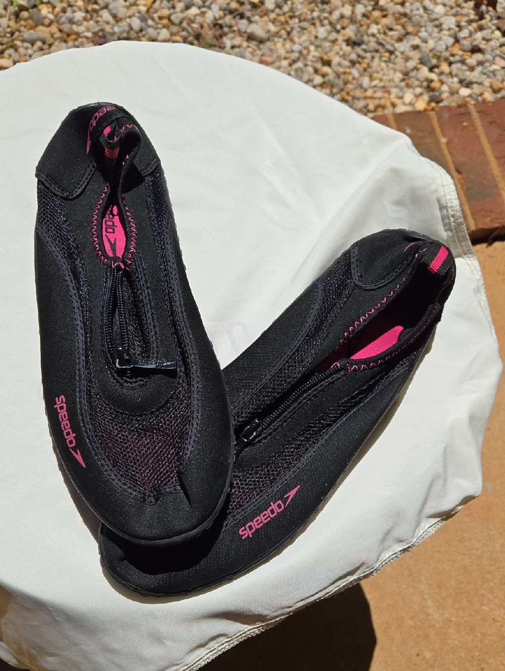 Speedo Women's Black and Pink Zipper Water Sandals